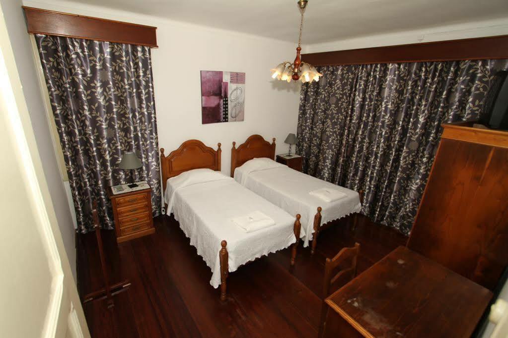 Casa De Hospedes Isaias Angra do Heroísmo Esterno foto