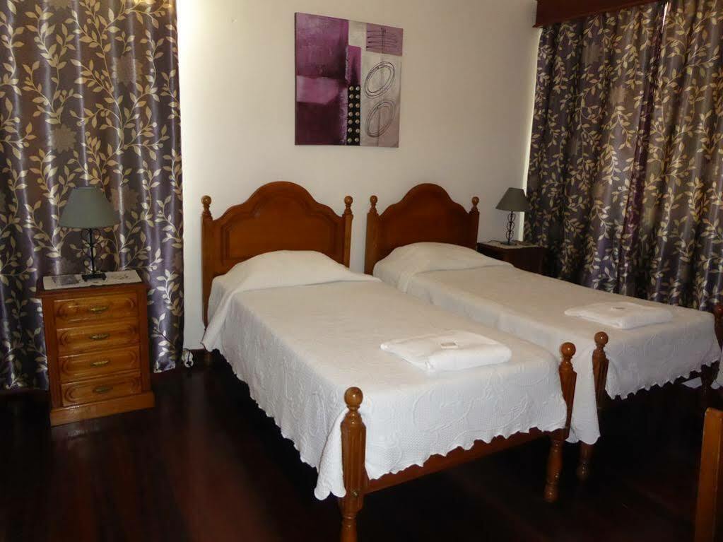 Casa De Hospedes Isaias Angra do Heroísmo Esterno foto